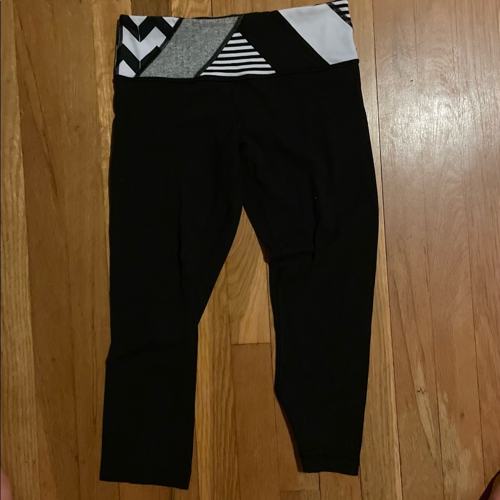 Lululemon cropped leggings size 6